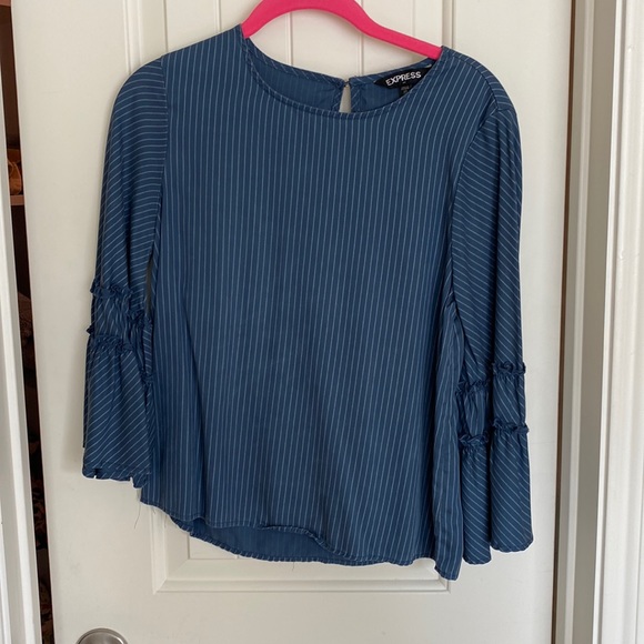 Express flare sleeve blouse - Picture 1 of 4